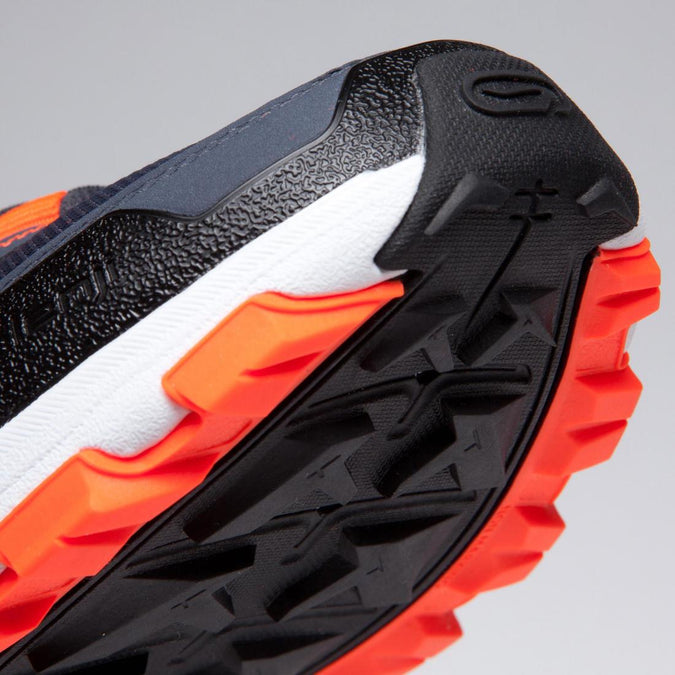 





CHAUSSURES RUNNING & ATHLÉTISME ENFANT KIPRUN GRIP GRISES ET NOIRES ORANGES FLUO, photo 13 of 13