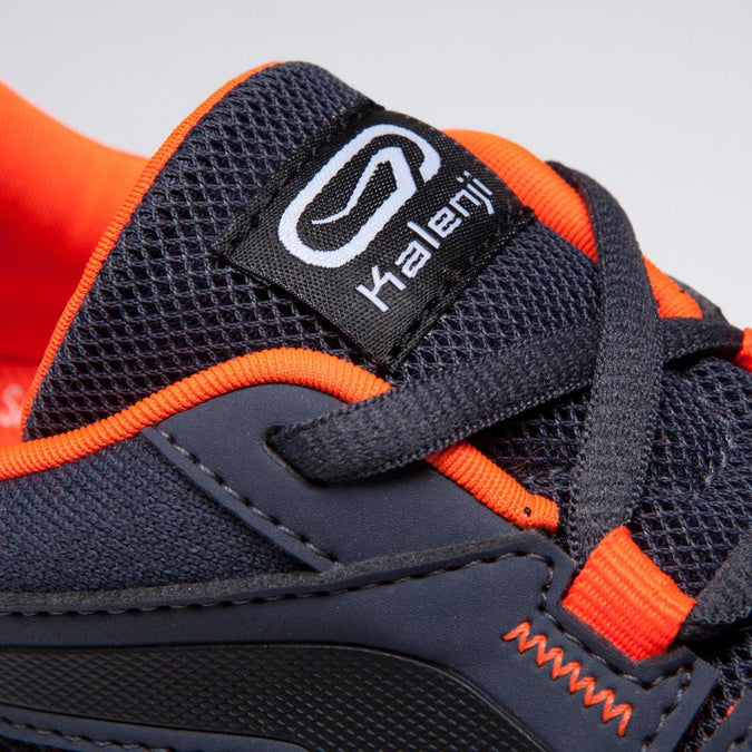 





CHAUSSURES RUNNING & ATHLÉTISME ENFANT KIPRUN GRIP GRISES ET NOIRES ORANGES FLUO, photo 10 of 13